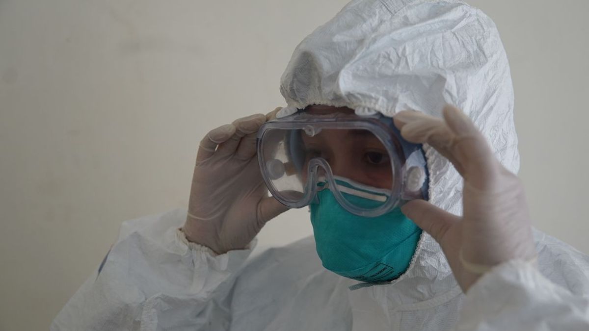 南苏拉威西共有2 320名卫生工作者接种了COVID-19疫苗 