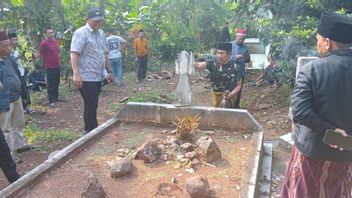 Warga Petir Serang Bongkar 31 Makam Keramat Palsu