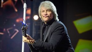 Masih Pemulihan Pita Suara, Jon Bon Jovi Tak Yakin Bisa Tur