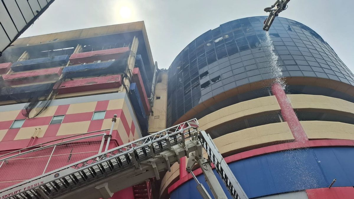 650 Kios Tak Beroperasi Usai Kebakaran Glodok Plaza, Penjual Coba Dagang Online