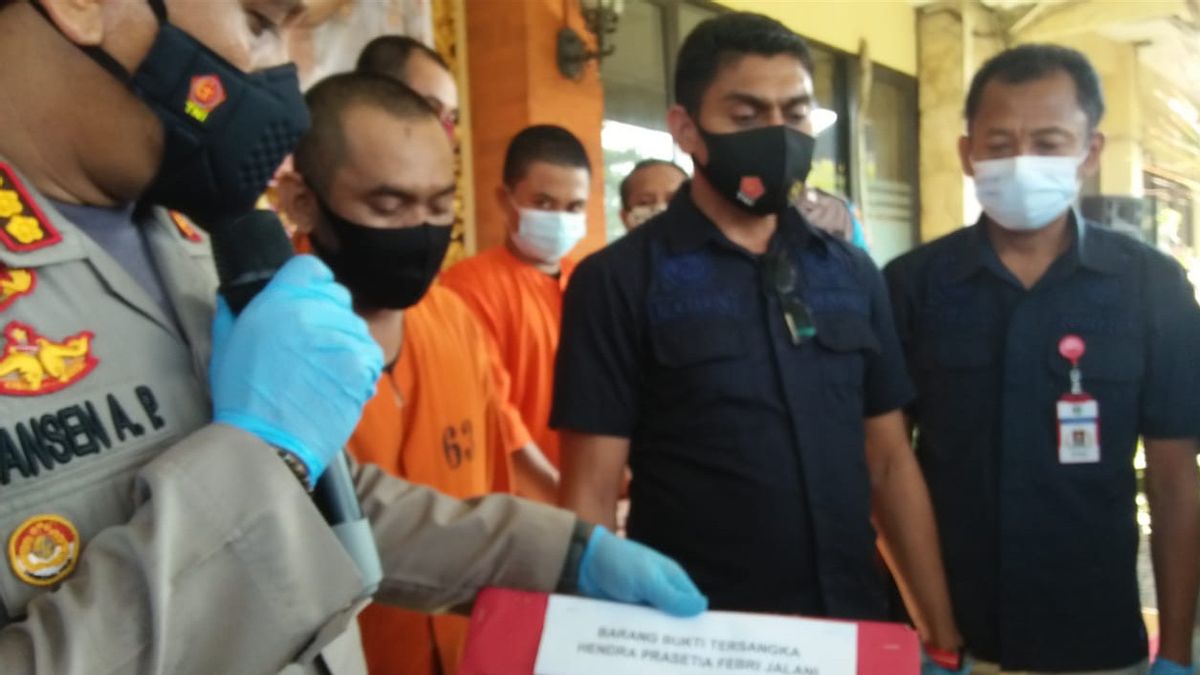 Polisi Tangkap Kurir 222 Pil Ekstasi dan Sabu di Denpasar