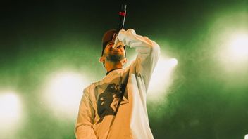 Mike Shinoda Kenang Awal Karier Linkin Park saat Jadi Pembuka Konser System Of A Down