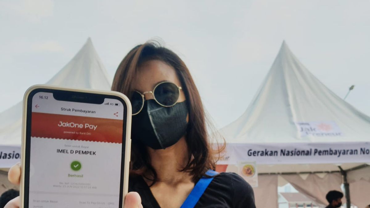 Visitors To The Puncak Jakarta Night Celebration At JIS Can Make Digital Transactions Using The JakOne Pay Application Without The Need To Become A Bank DKI Customer