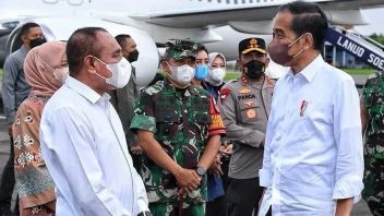 欢迎佐科威抵达棉兰，州长伊迪·拉赫马亚迪：我非常荣幸，欢迎来到北苏门答腊
