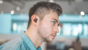 Meta Wants To Create AI-Based Earbuds That Have Cameras