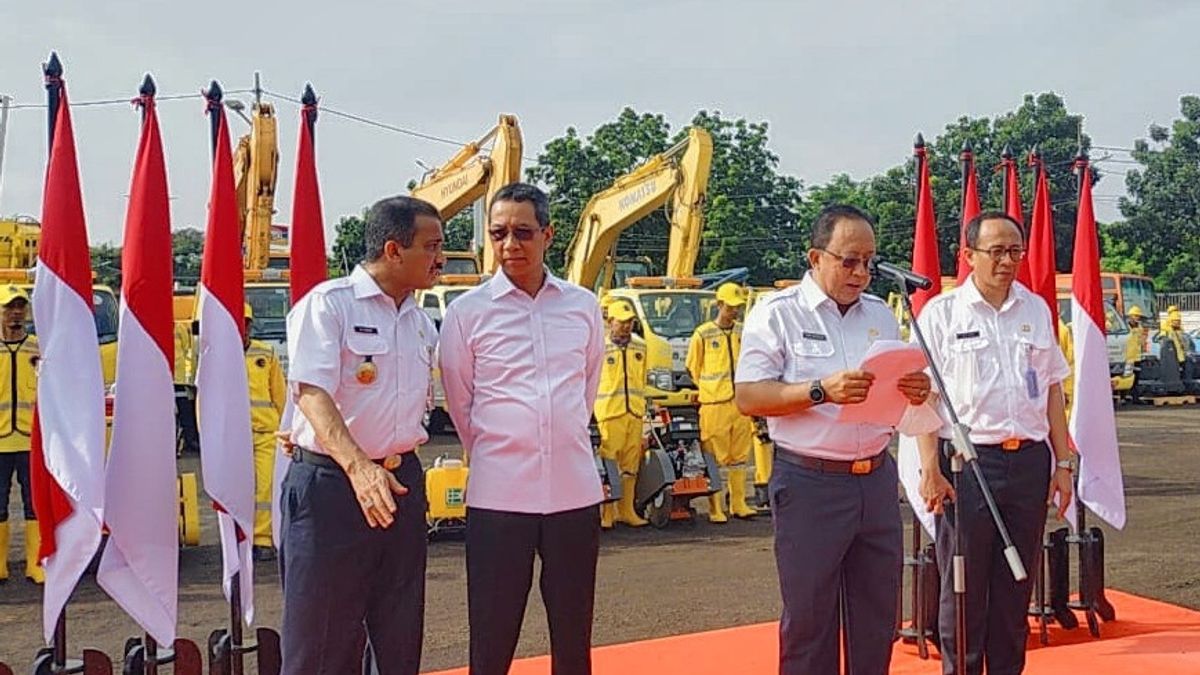 DKI Beli Banyak Peralatan dan Kendaraan Dinas Baru untuk Tangani Banjir, Heru Budi: Langsung Bergerak!