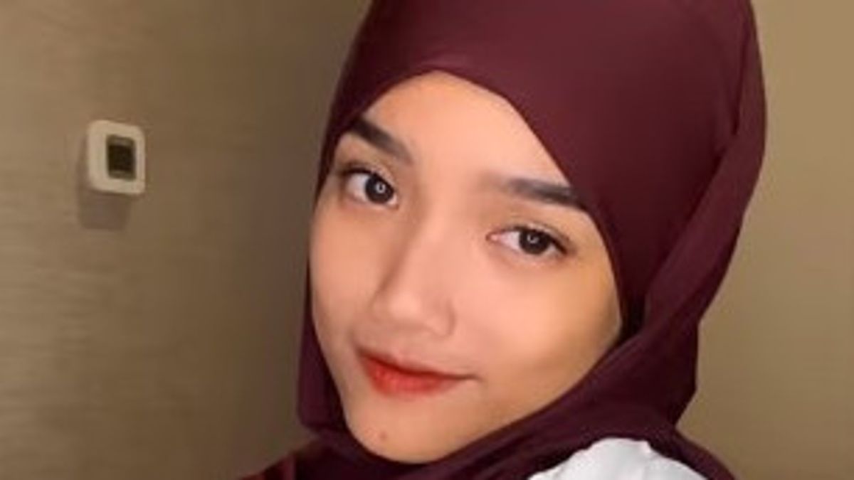 Bikin Warganet Heboh, Thariq Halilintar Unggah Foto Fuji Berhijab Hitam: Istri Baru Pulang