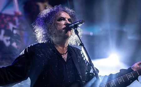 Robert Smith Akui Tak Minat Jadi Vokalis di Masa Awal The Cure