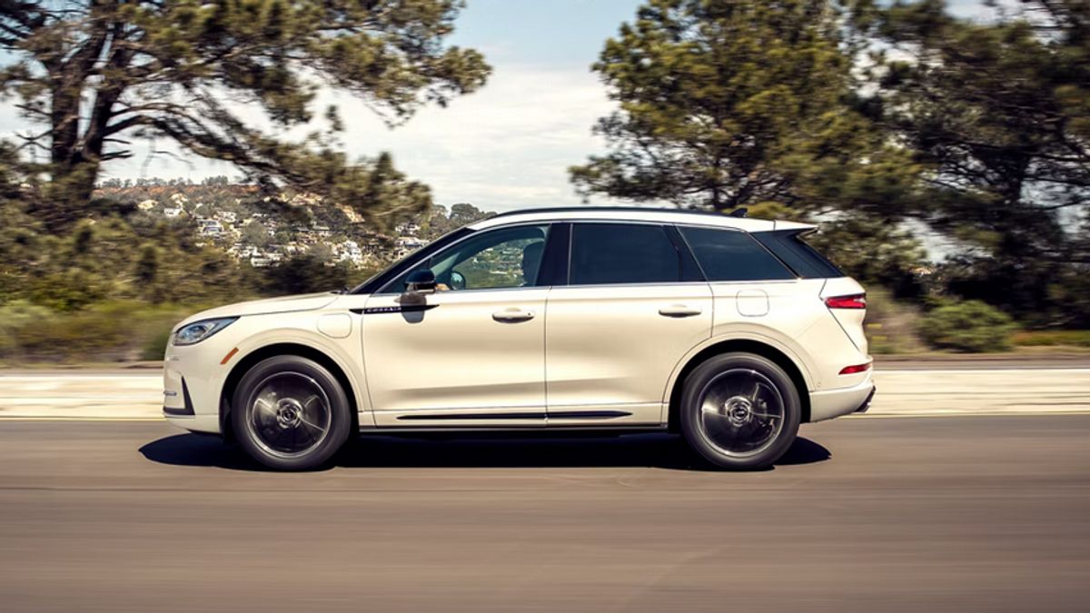 Bisa Menggelinding Sendiri saat Parkir, Ford Recall Ratusan SUV Hybrid Model Terbaru