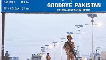 パキスタンがアフガニスタンとの国境を再開