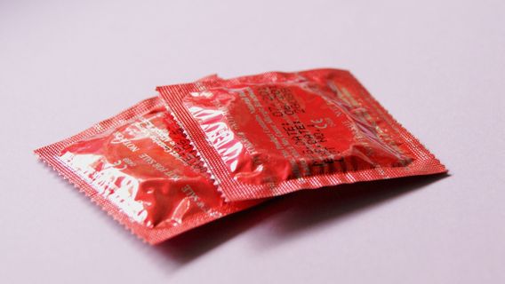 法国将从明年开始为25岁及以下的人提供免费避孕套