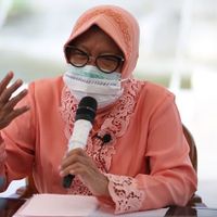 Viral Pendukung Machfud Arifin-Mujiaman Yel-yel ‘Hancurkan Risma’, Tagar Bela Bu Risma Menggema