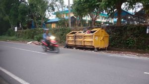 DLH Tanjungpinang Perbaiki Kontainer Bak Sampah Rusak Secara Bertahap