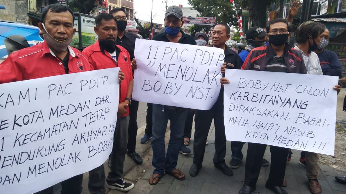 ‘Banteng’ Loyalis Akhyar Turun ke Jalan Tolak Bobby, PDIP: Segelintir, Klaim <i>Ngaku-ngaku</i>