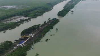 Kementerian PUPR Mulai Perbaiki Tanggul Sungai Wulan Demak yang Jebol