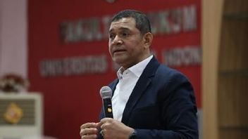 جاكرتا - يشجع الخبراء الحكومة على وضع قواعد انتقالية بعد قرار المحكمة الدستورية بشأن منصب أفراد الشرطة الوطنية