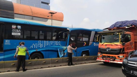 The Speed Of The Transjakarta Bus That Hit Another Bus From Behind Was Recorded At 55.4 Km/hour