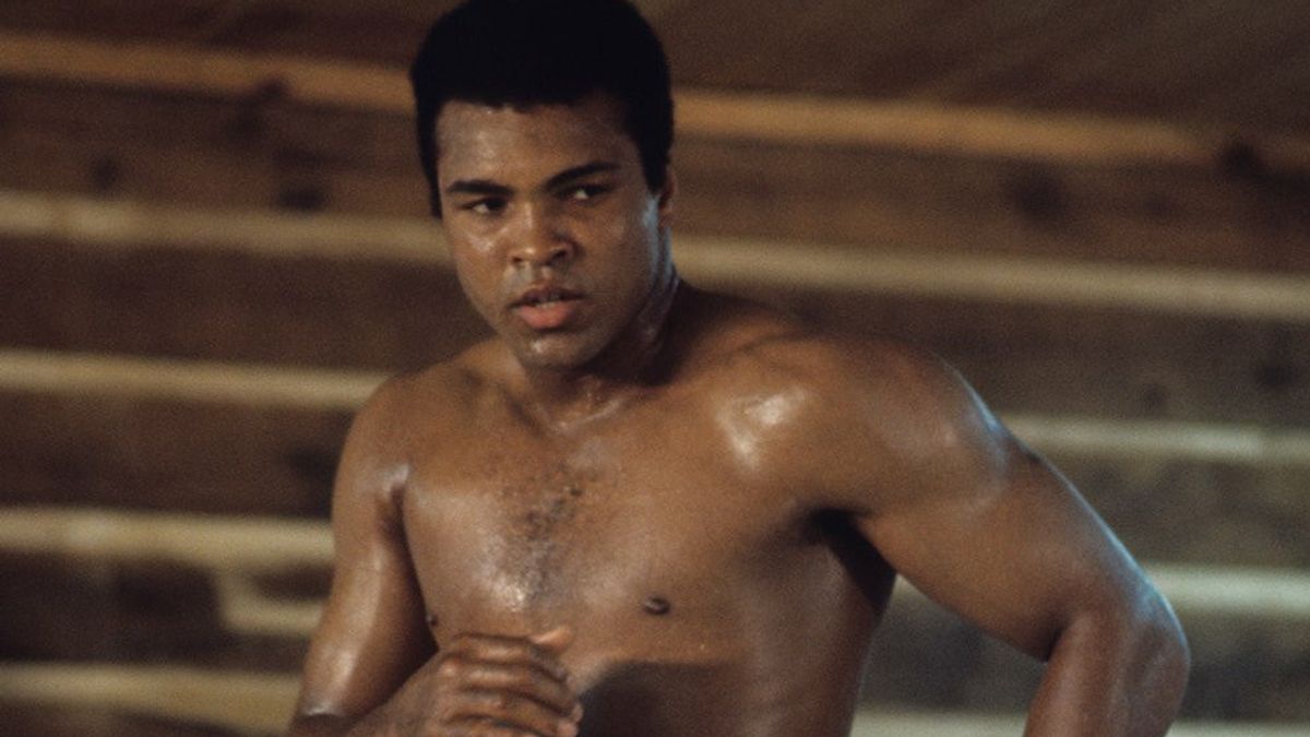 Pengakuan Muhammad Ali yang Takkan Mampu Menahan Pukulan Mike Tyson: Saya Ahli 'Menari', Tidak Sekuat Itu
