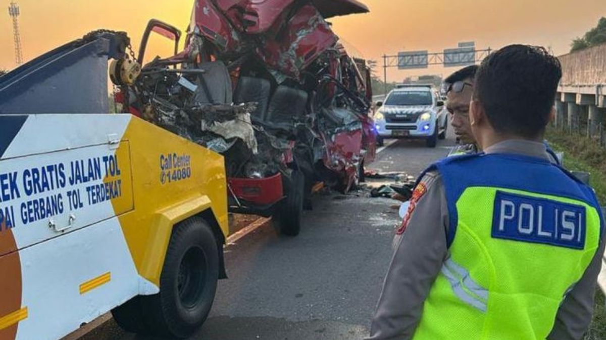 Six personnes sont mortes dans un accident de la route à péage Solo-Ngawi