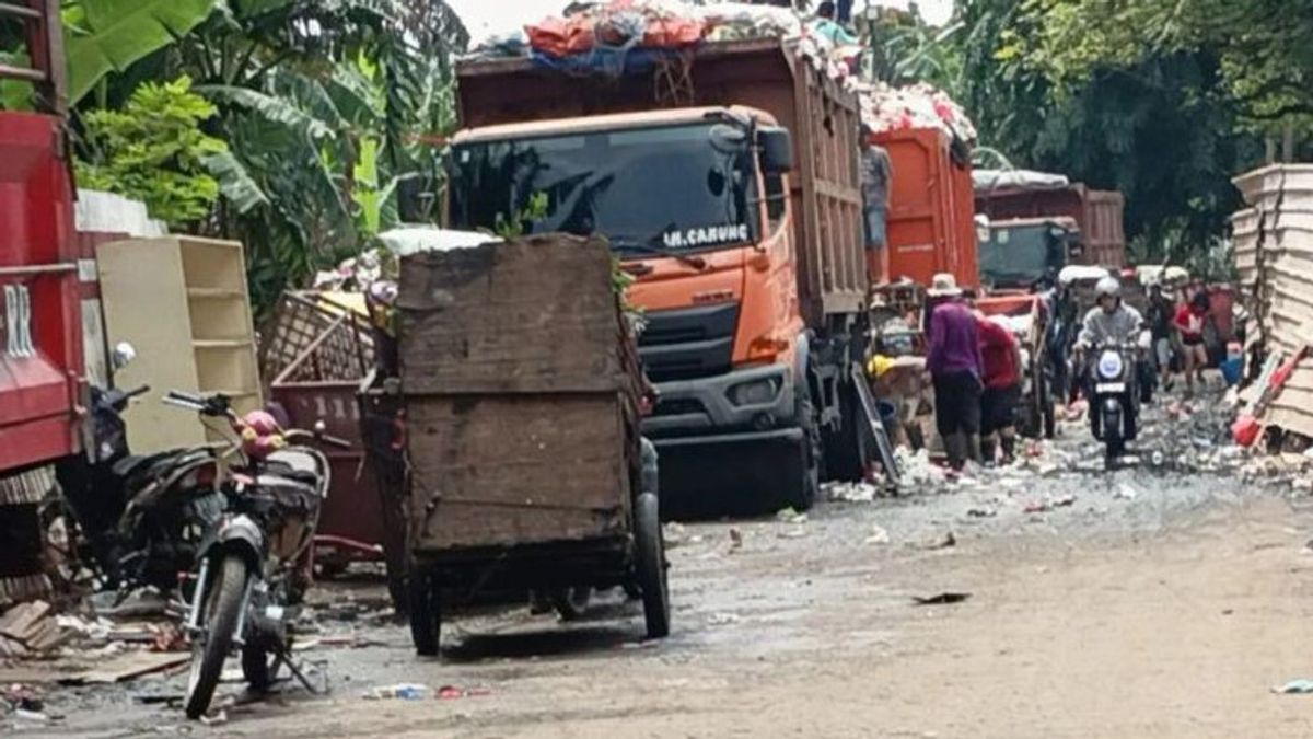 TPS Rusunawa PIK 2 Ditutup karena Warga Terganggu Bau Sampah