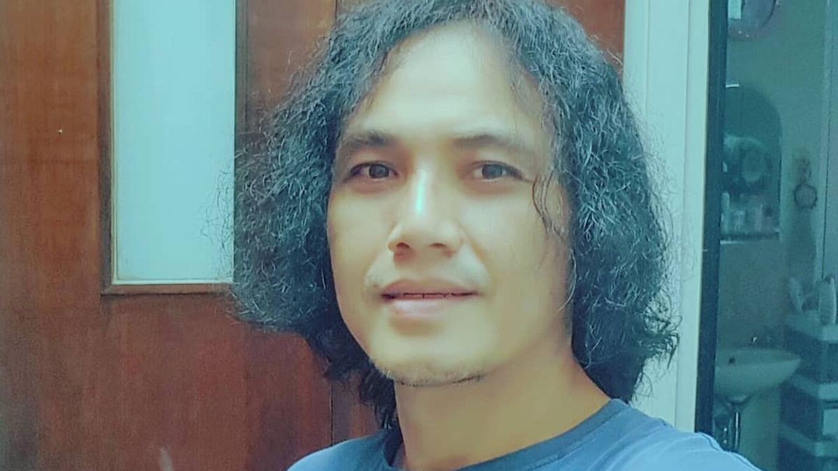 Sosok Wawan Juniarso, Mantan Drumer Dewa 19 yang Digugat Cerai Istrinya