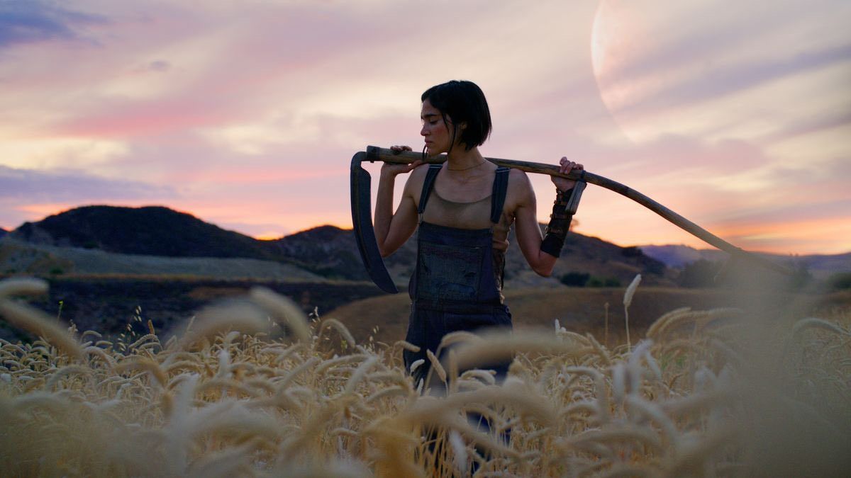 Teaser Perdana Film <i>Rebel Moon</i> Ungkap Dunia Futuristik yang Kelam