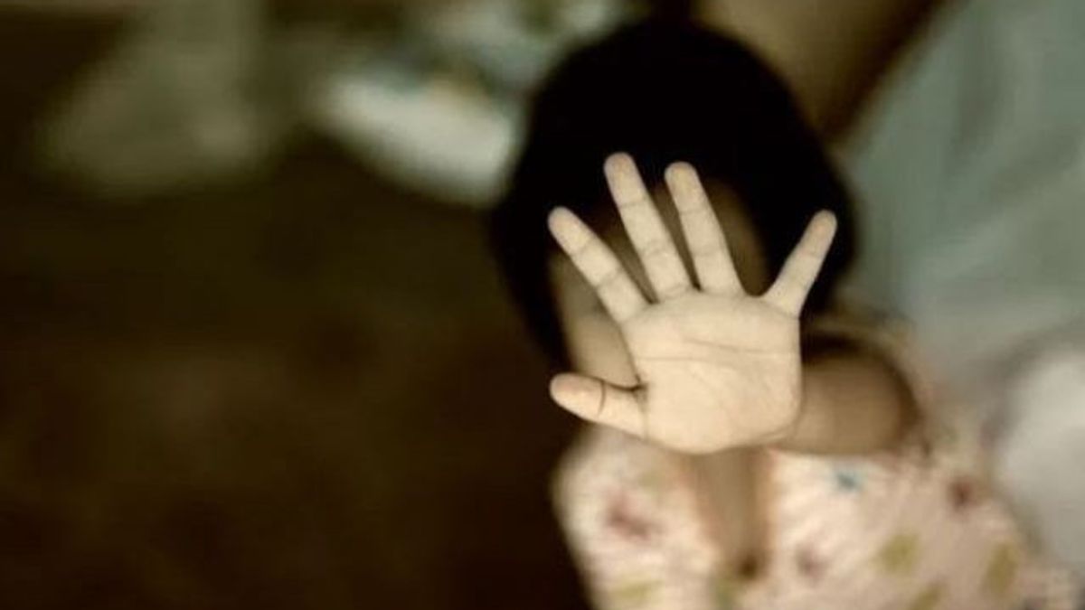 Sadistic! Mother In Surabaya Tortures Her Biological Child, Forces Drinking Water