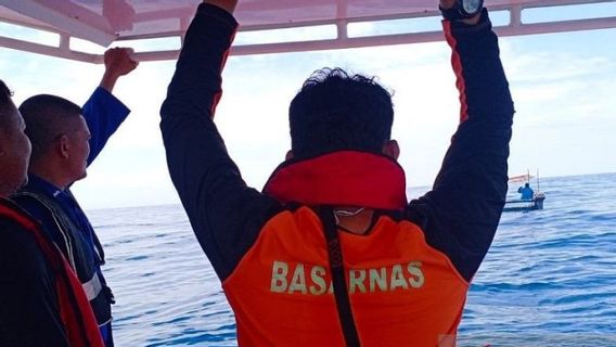 The SAR Team Is Still Looking For 3 Fishermen KM Sweet Who Drowned In The Banda Sea