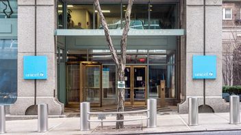 肥満を経験するティーンエイジャーの数は体重不足に苦しむ