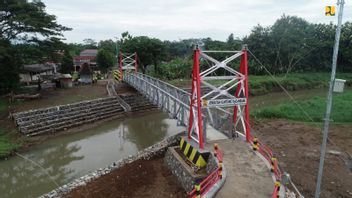 تسهيل وصول سكان الريف ، وزارة PUPR تستكمل 3 جسور معلقة في جاوة الشرقية