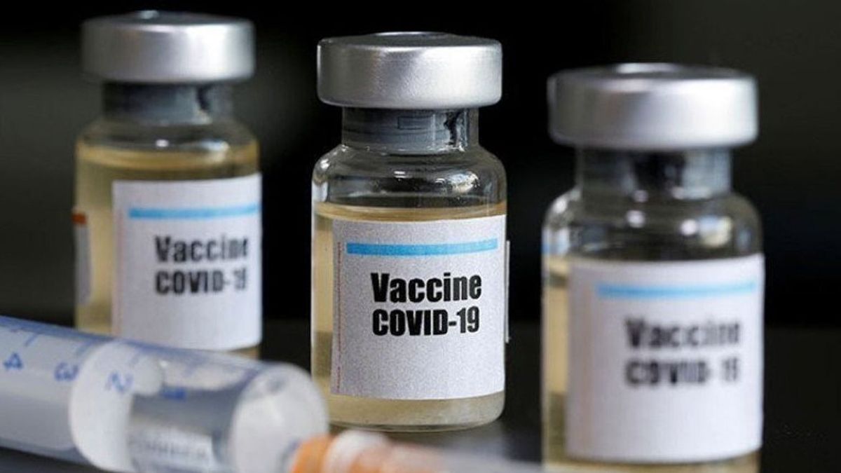 Nakes Disuntik Vaksin Ketiga, Satgas COVID-19: Masyarakat Umum Dua Kali Sudah Cukup   