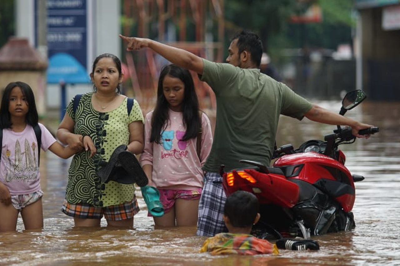 インドネシア国立公文書館、洪水犠牲者の家族アーカイブの自由回復