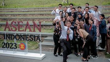 Menparekraf Sandiaga Encourages ASEAN Youth Innovation For Environmental Sustainability In Labuan Bajo