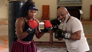 The Day Serena Williams Tried Boxing And Made Mike Tyson Shake