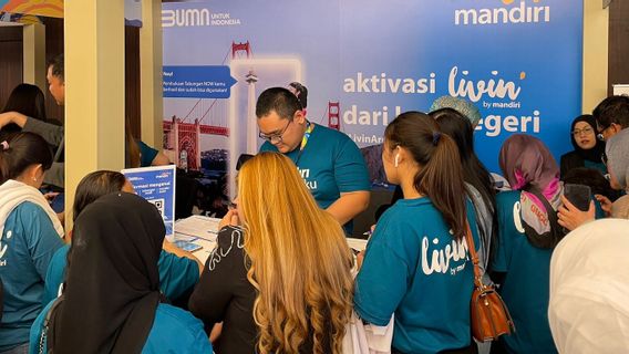 Dirut Bank Mandiri Ajak Pekerja Migran RI di Dubai Berwirausaha Sembari Kenalkan Fitur Livin' All Around The World 