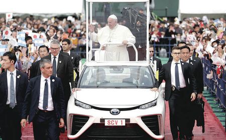 Desainer Mobil James Bond Siapkan Mobil Ramah Lingkungan untuk Paus Fransiskus