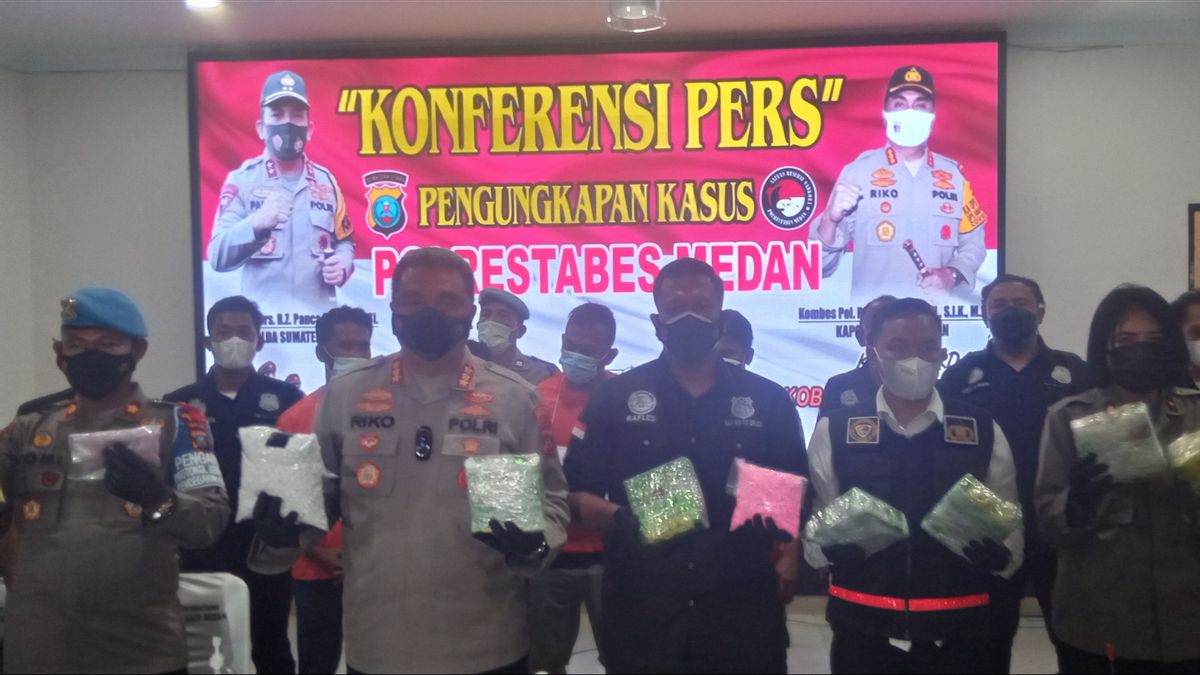 La Police De Medan Révèle La Circulation De 13 Kg De Méthamphétamine International Network, 4 Résidents De Tanjungbalai Arrêtés