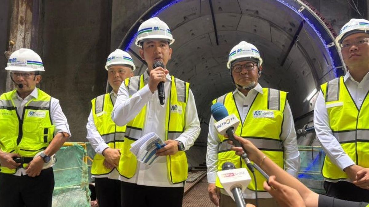 Wapres Gibran Cek Progres MRT Fase 2A, Pastikan Beroperasi 2027