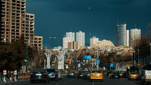   Iran Naikkan Harga Bensin Subsidi