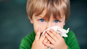 Kenali Perbedaan Penyebab Anak Bersin-bersin, Antara Pilek dengan Alergi