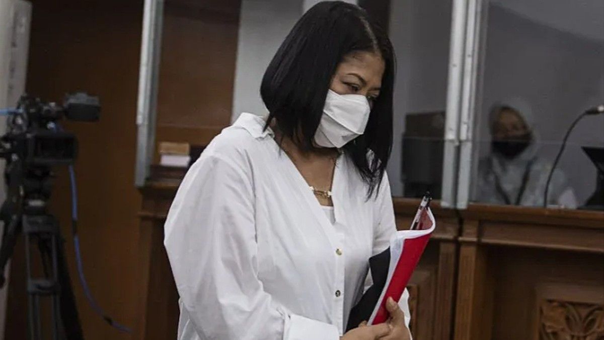 Terungkap Di Pengadilan, Putri Candrawathi Jebolan Membuka Gigi Pernah Sekolah Journalismik Ke Luar Negeri