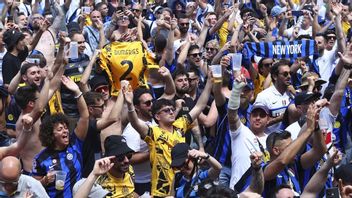 ar, un seul supporter accueillera toujours un joueur de l'Inter Milan après son atterrissage en Italie