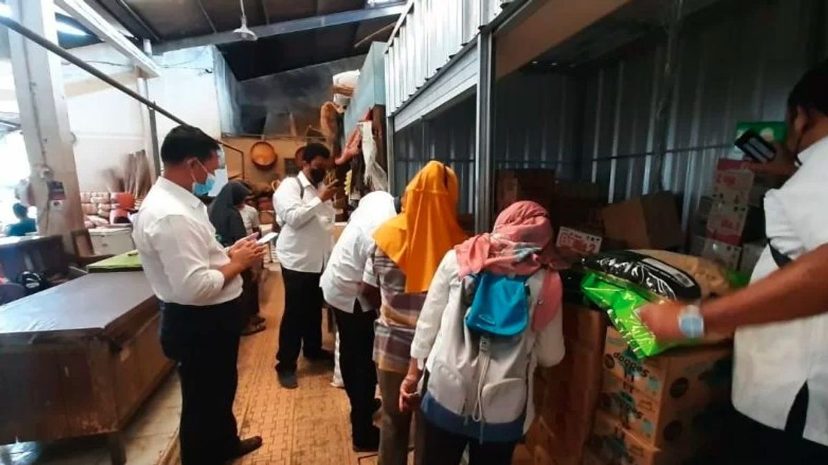 Berita Kulon Progo: Pemkab Memastikan Stok Minyak Goreng di Toko Jejaring Aman