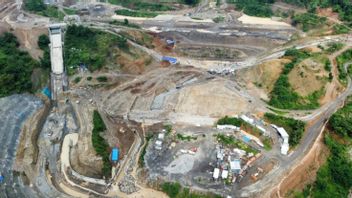 في معرض استعراضه لبناء سد جلانتاه في كارانجانيار ، الوزير باسوكي: انتبه إلى البيئة وأساليب العمل