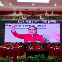 Diusung PDIP, Pesinetron Adly Fairuz Bakal Maju di Pilbup Karawang
