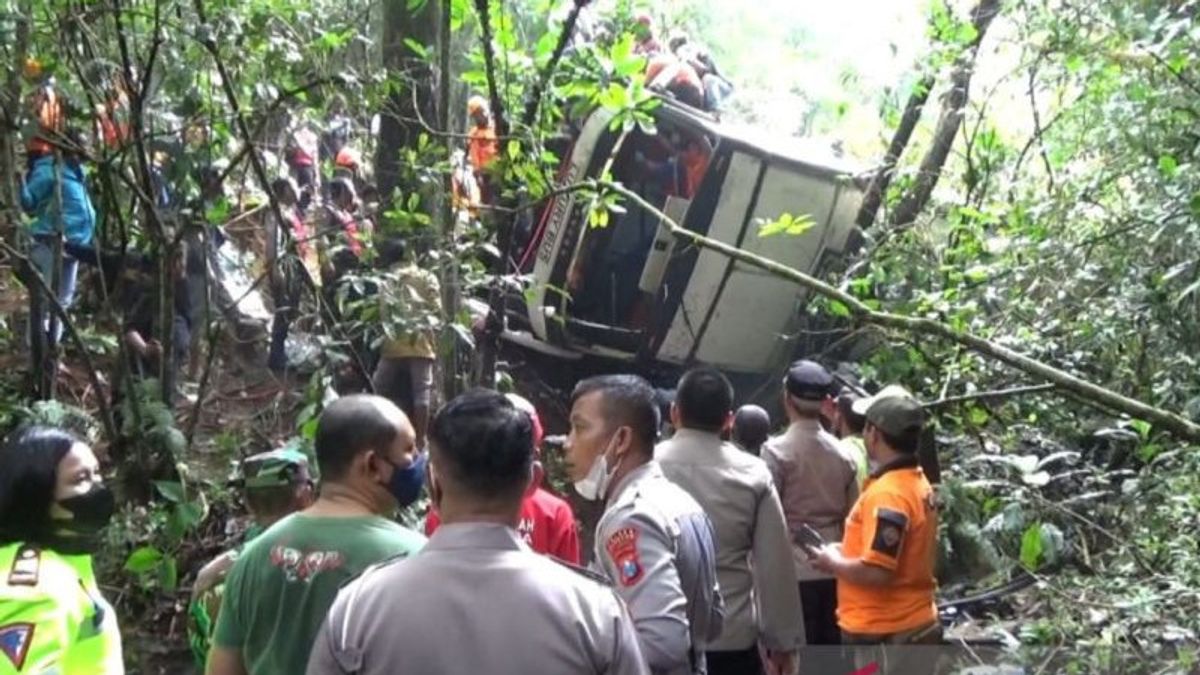 Maut Bus Accident Entered Jurang 20 Meters And Died 7 People In Magetan, Police Conduct An Investigation