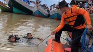 Mobil Dinas Kemenaker Tenggelam di Sungai Tangka Makassar, Polda Sulsel Lakukan Pencarian Korban