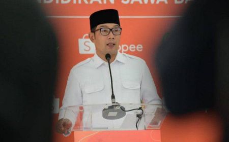 Ridwan Kamil Berikan Penghargaan Bagi 27 Perempuan, Salah Satunya Pemilik Sekolah untuk Anak Jalanan