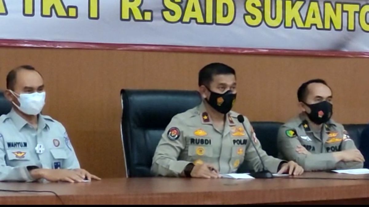 Huit Corps De Victimes Du Sriwijaya Air SJ-182 Remis à Leur Famille Et Enterrés