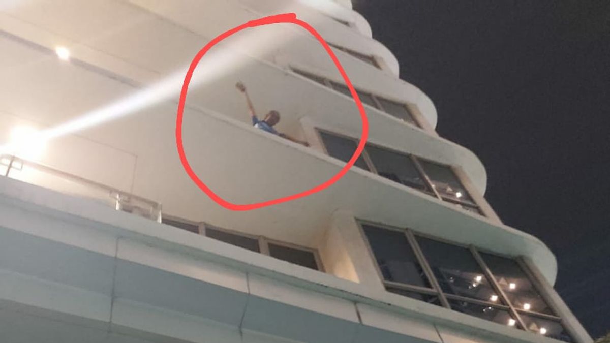 未能自杀，韩国男子在西雅加达豪华公寓用刀威胁救援人员
